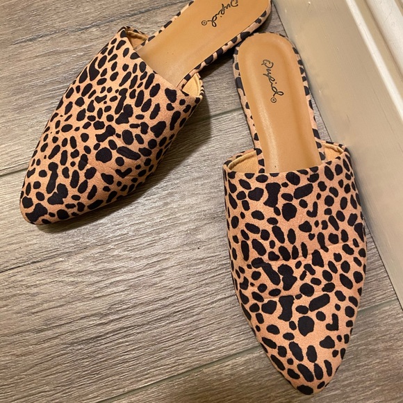 sneakers for bunion feet